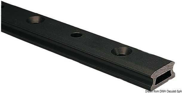 Rail percé 1 Longueur 1526mm Largeur 23mm hauteur 13mm Fixation M6